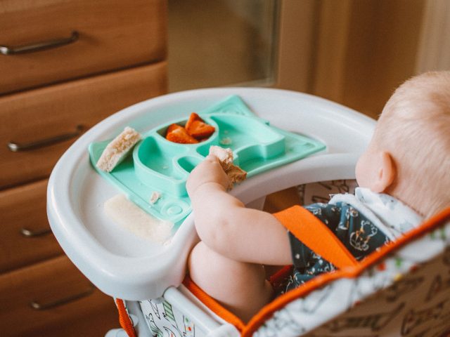 Dès le début de la diversification, évitez ces erreurs d’étouffement chez bébé